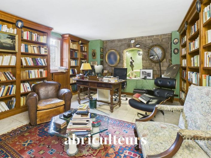 Image No.18-4 Bed House for sale
