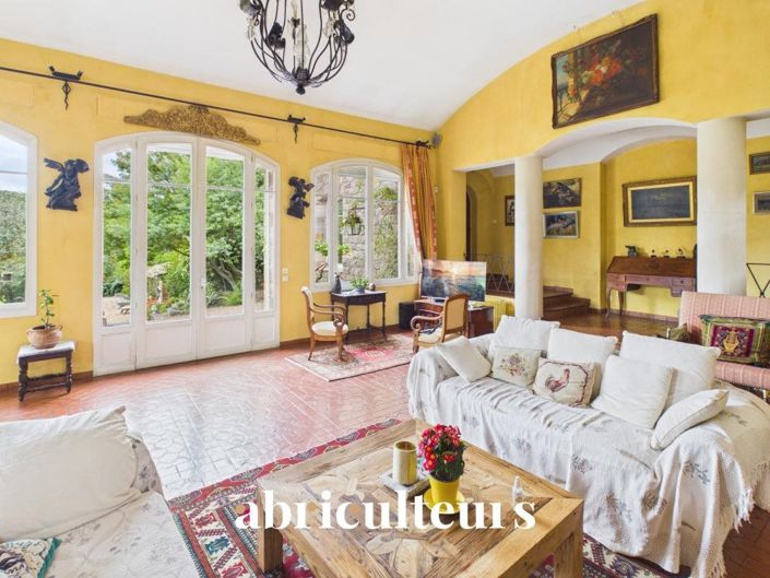 Image No.8-4 Bed House for sale
