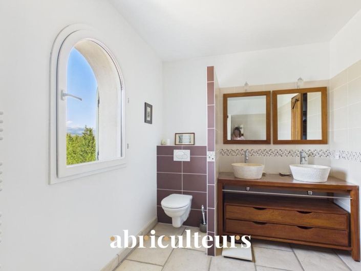 Image No.16-4 Bed House for sale