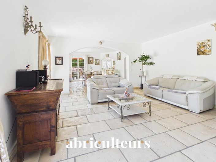 Image No.6-4 Bed House for sale