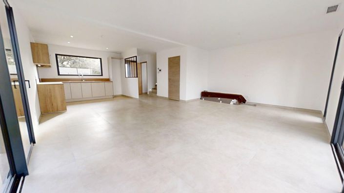 Image No.2-3 Bed House for sale