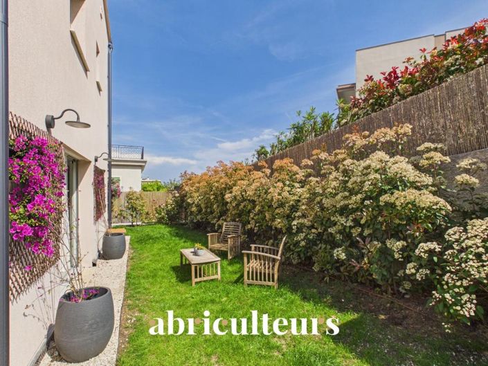Image No.10-3 Bed House for sale