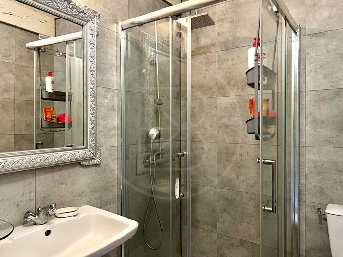 Image No.11-5 Bed House for sale
