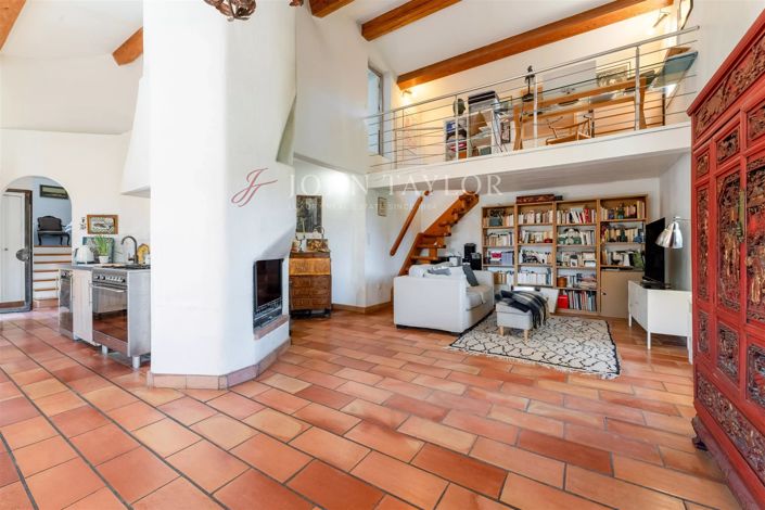 Image No.8-4 Bed House for sale