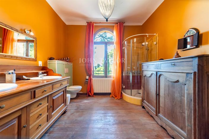 Image No.16-10 Bed House for sale