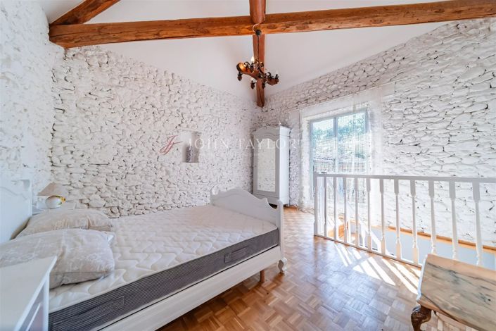 Image No.17-10 Bed House for sale