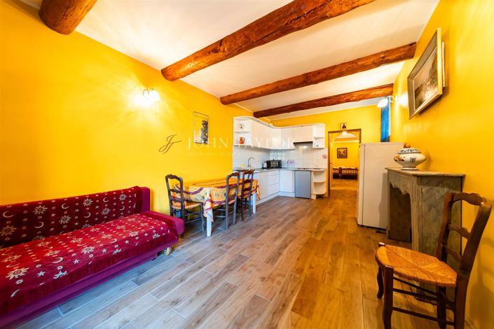 Image No.23-10 Bed House for sale