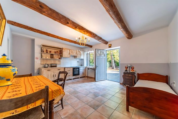 Image No.24-10 Bed House for sale