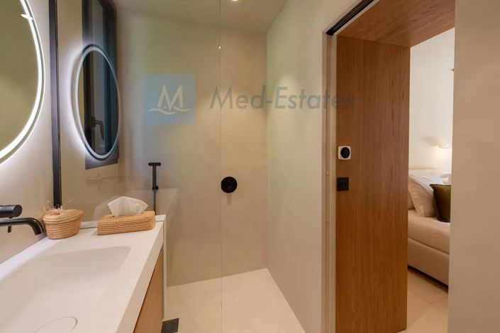 Image No.14-6 Bed House for sale