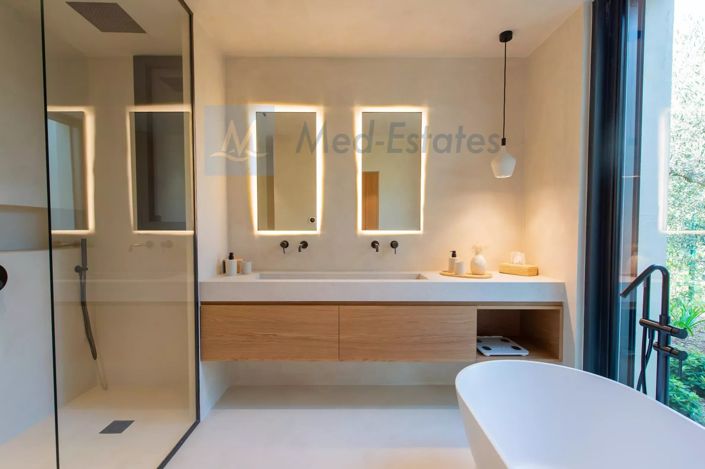 Image No.16-6 Bed House for sale
