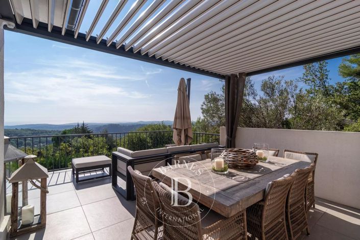 Image No.21-7 Bed House for sale
