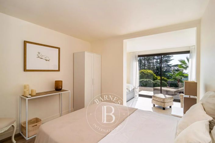 Image No.38-7 Bed House for sale