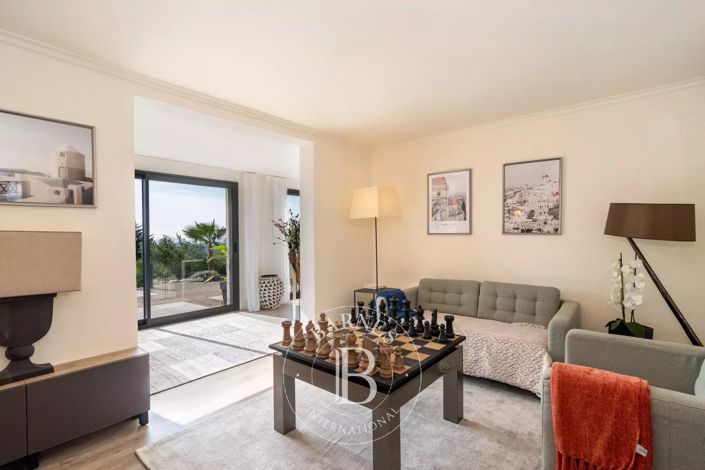 Image No.40-7 Bed House for sale