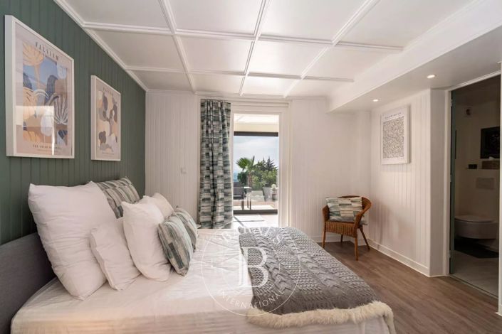 Image No.43-7 Bed House for sale