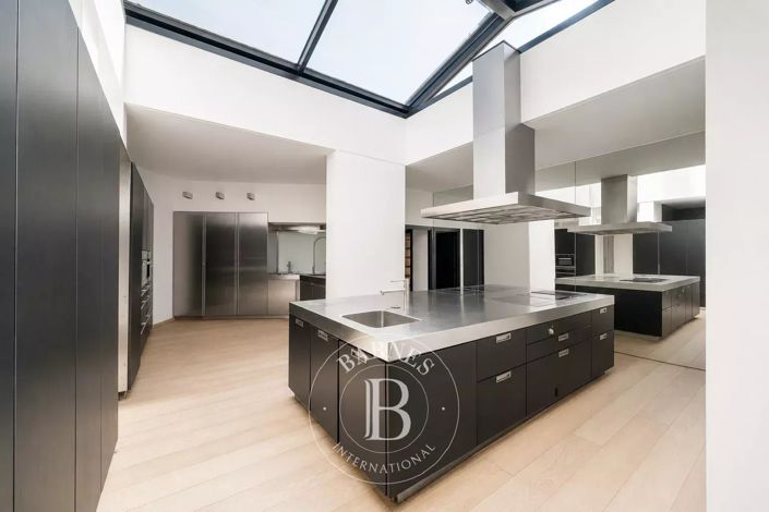 Image No.13-6 Bed House for sale