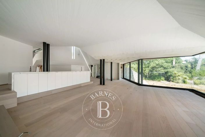 Image No.4-6 Bed House for sale