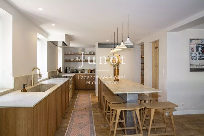 Image No.12-5 Bed House for sale