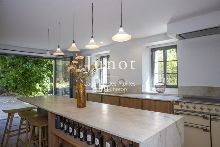 Image No.14-5 Bed House for sale