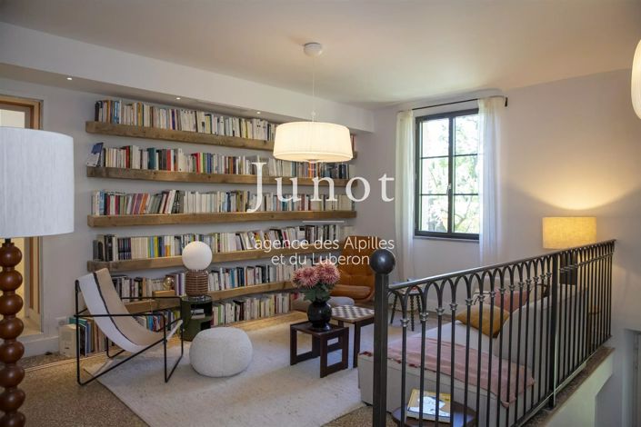 Image No.17-5 Bed House for sale