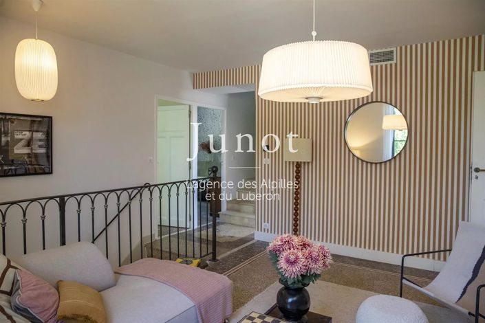 Image No.19-5 Bed House for sale
