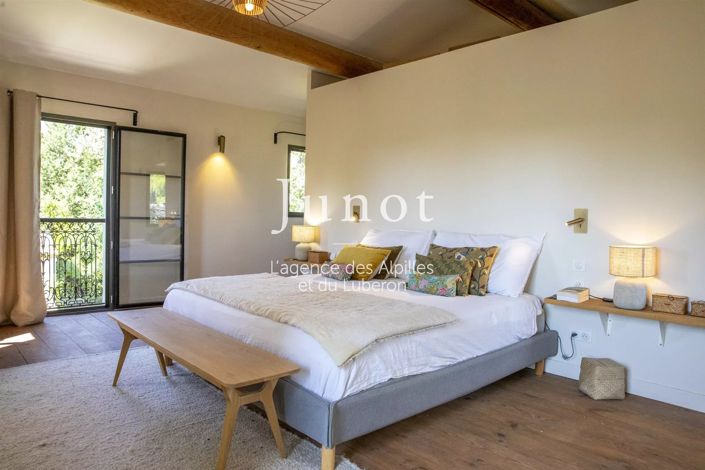 Image No.20-5 Bed House for sale