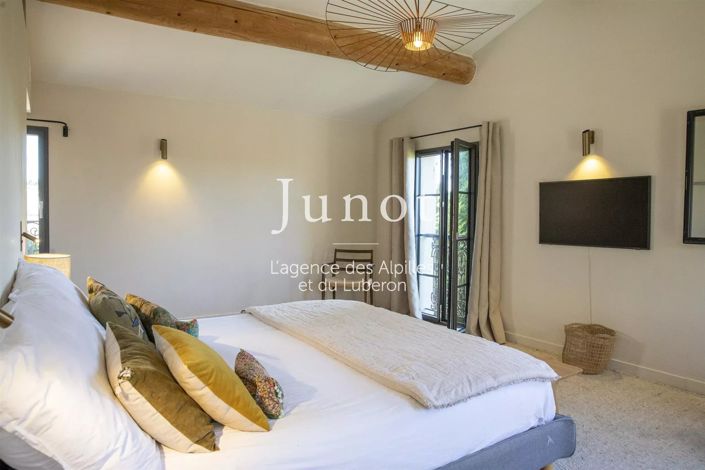 Image No.21-5 Bed House for sale