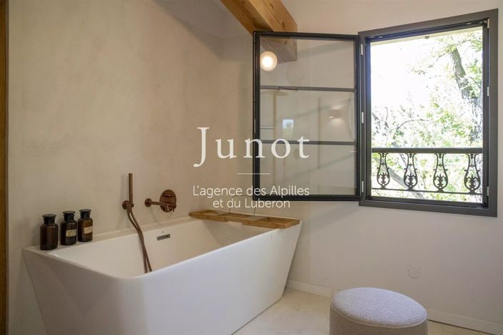 Image No.24-5 Bed House for sale