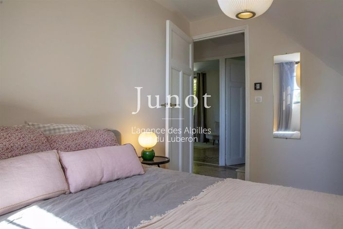 Image No.30-5 Bed House for sale