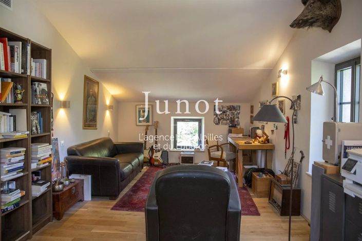 Image No.35-5 Bed House for sale