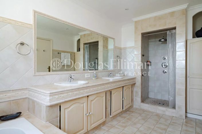 Image No.10-4 Bed House for sale