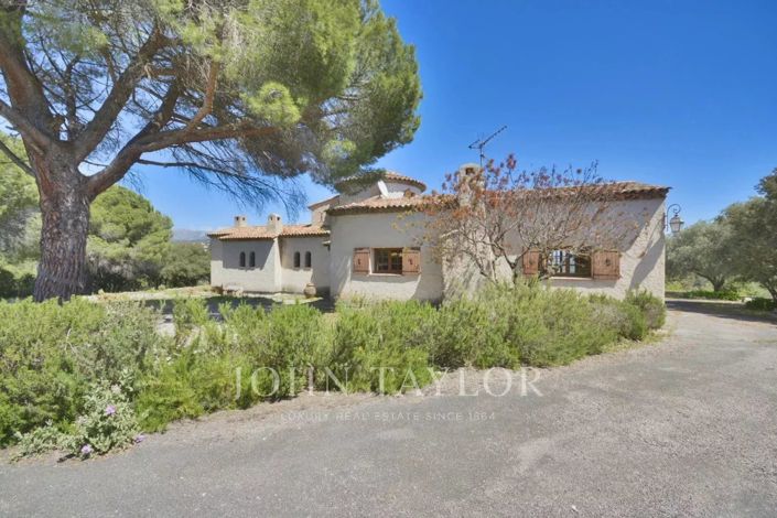 Image No.16-8 Bed House for sale