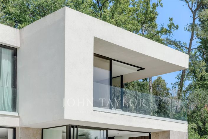 Image No.14-5 Bed House for sale
