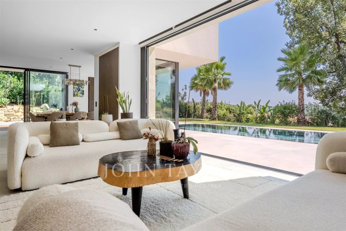 Image No.17-5 Bed House for sale