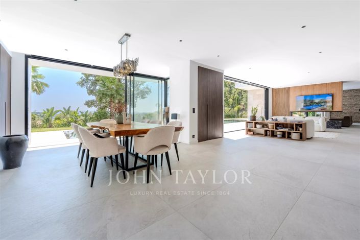 Image No.19-5 Bed House for sale