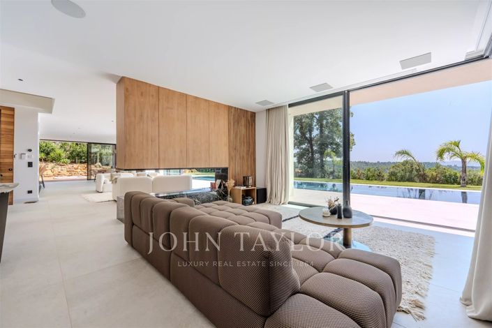 Image No.25-5 Bed House for sale