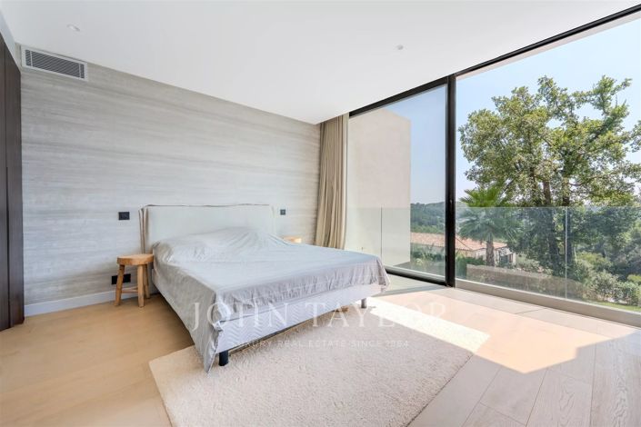 Image No.34-5 Bed House for sale
