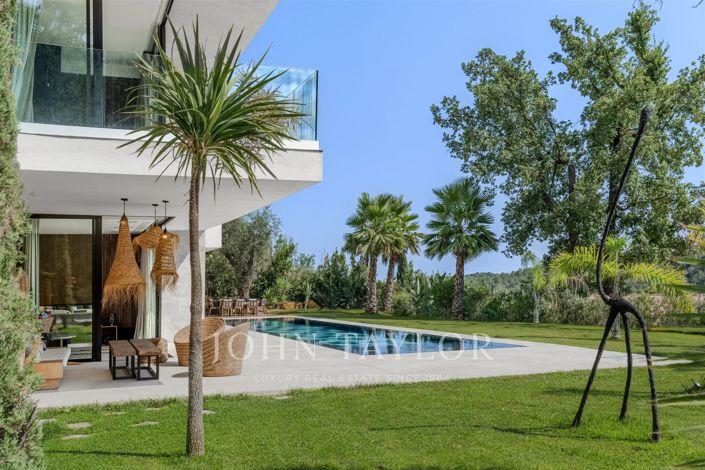 Image No.4-5 Bed House for sale