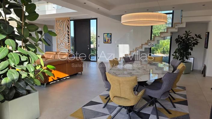 Image No.22-5 Bed House for sale