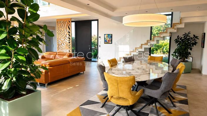 Image No.4-5 Bed House for sale