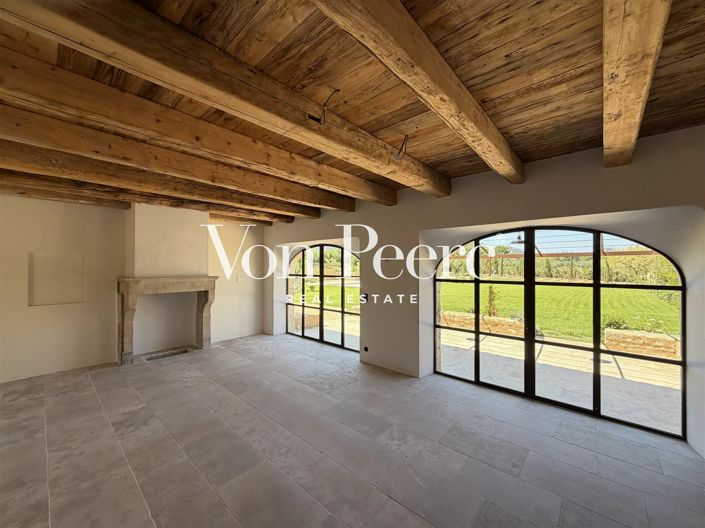 Image No.6-5 Bed House for sale