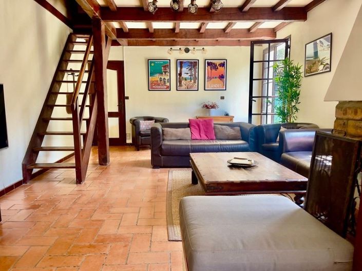 Image No.5-6 Bed House for sale