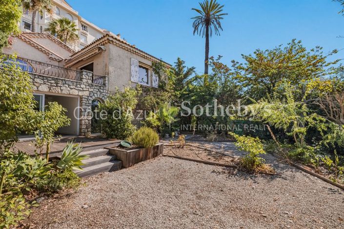 Image No.9-6 Bed House for sale