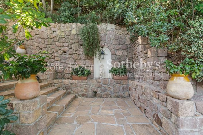 Image No.18-5 Bed House for sale