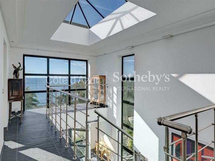 Image No.7-6 Bed House for sale