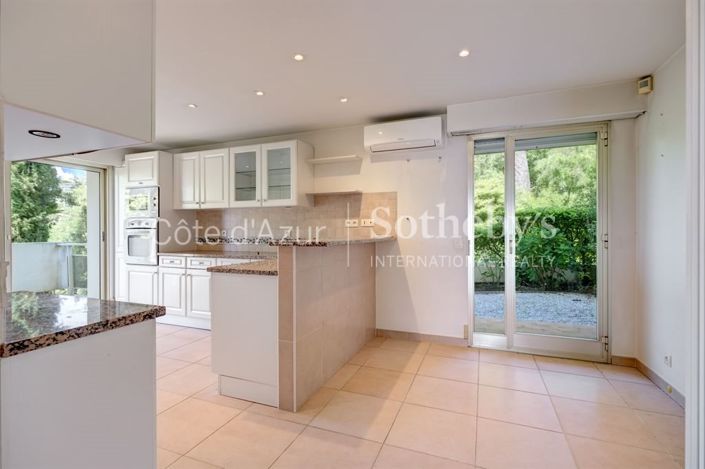Image No.10-3 Bed Apartment for sale