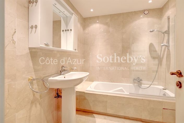 Image No.14-3 Bed Apartment for sale