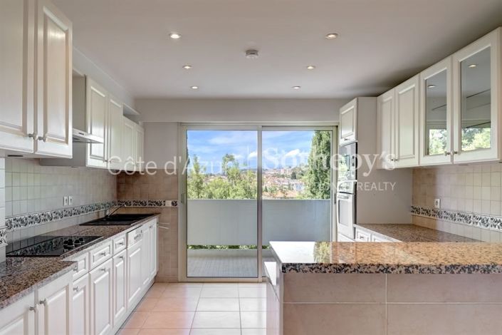 Image No.9-3 Bed Apartment for sale
