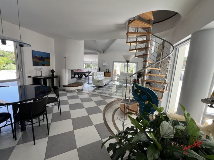 Image No.11-7 Bed House for sale