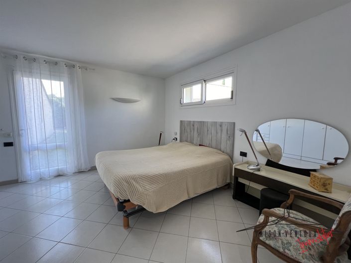 Image No.16-7 Bed House for sale