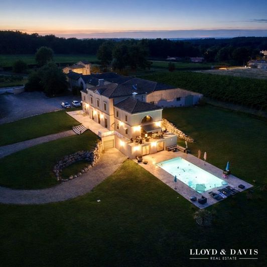Image No.3-Propriété de 10 chambres à vendre à Saint-Emilion